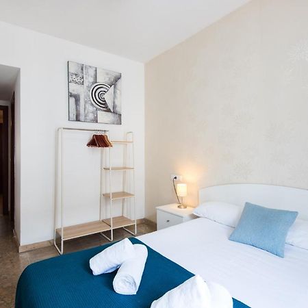 Center Apartment 2Bed 2B Aircon Wif And Parking Free マラガ エクステリア 写真