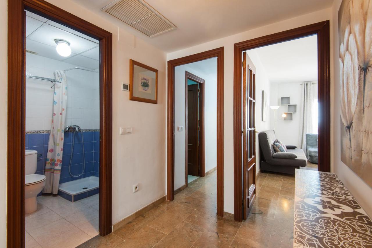 Center Apartment 2Bed 2B Aircon Wif And Parking Free マラガ エクステリア 写真