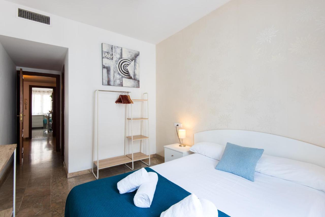 Center Apartment 2Bed 2B Aircon Wif And Parking Free マラガ エクステリア 写真