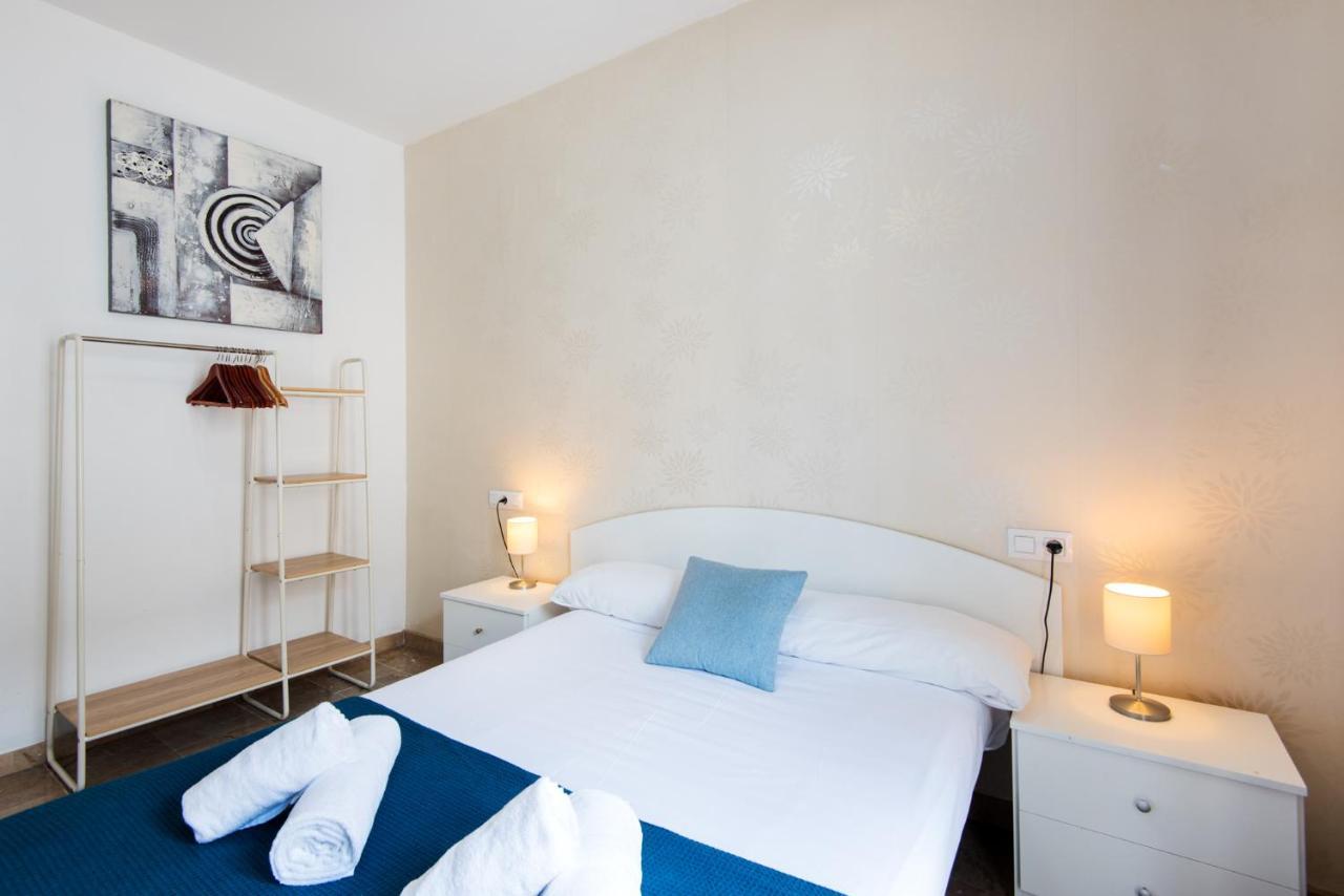 Center Apartment 2Bed 2B Aircon Wif And Parking Free マラガ エクステリア 写真