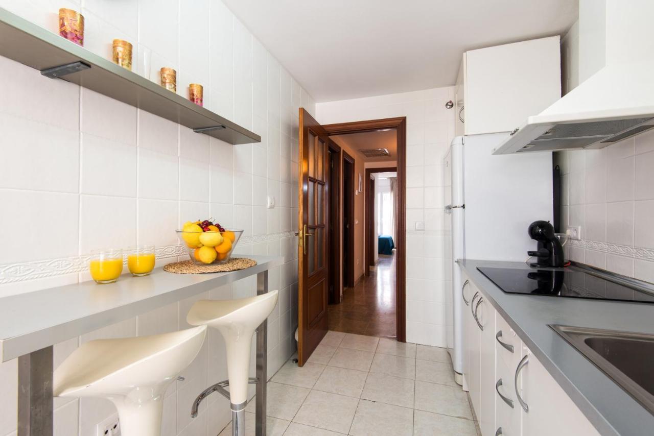 Center Apartment 2Bed 2B Aircon Wif And Parking Free マラガ エクステリア 写真